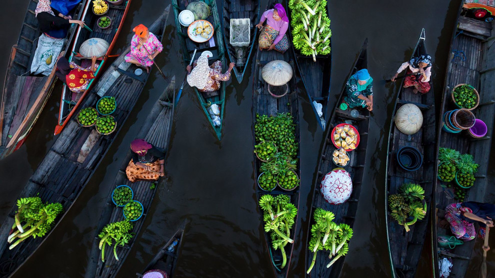 Sina Falker, Floating market