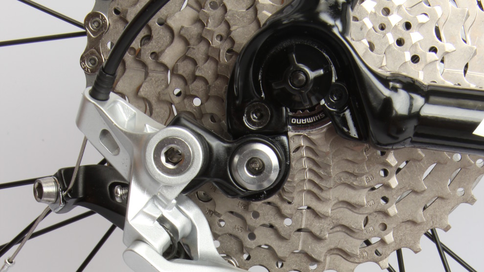 <p>We&rsquo;d prefer a clutch equipped SLX derailleur rather than the non-clutch XT unit that the bike came with.</p>