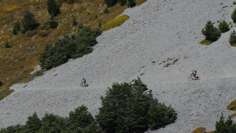 Riding the scree slopes of Craigieburn near the start of Edge Trail.