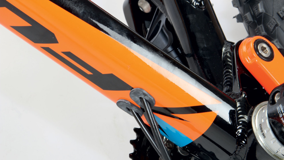 Internal routing keeps the Rakan looking tidy but the exit ports for the cables and rear brake hose are relatively small.