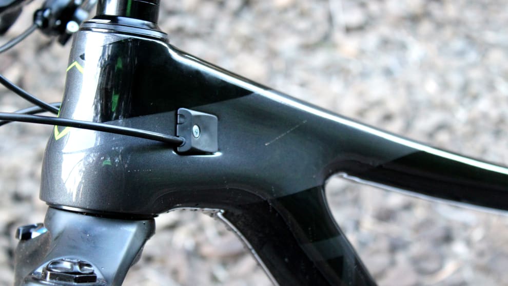 Like the Optic and Sight, the new Range features large bolt-on ports that lock the cables in place for rattle-free running.