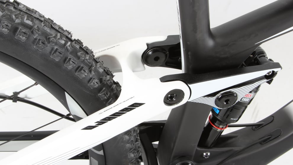 Just like the bottom bracket area, the seat stays on the Django are absolutely massive.