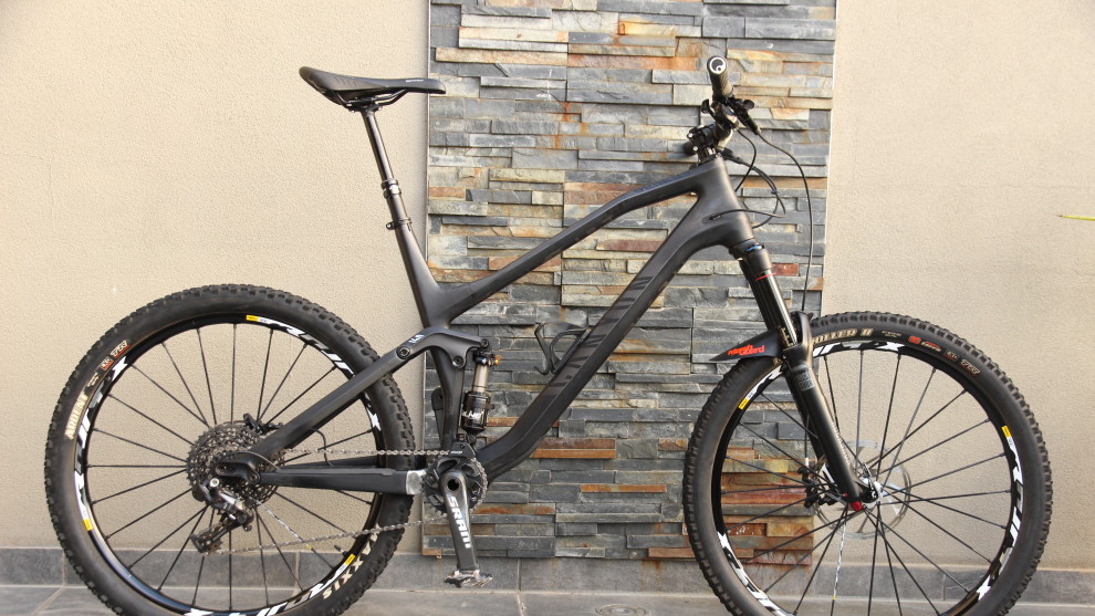 The Spectral CF is their all-round lightweight long-travel trail bike. It features 140mm of travel with a claimed 1,950g frame; that&rsquo;d be around 2,300g with the shock which is very light in any case.