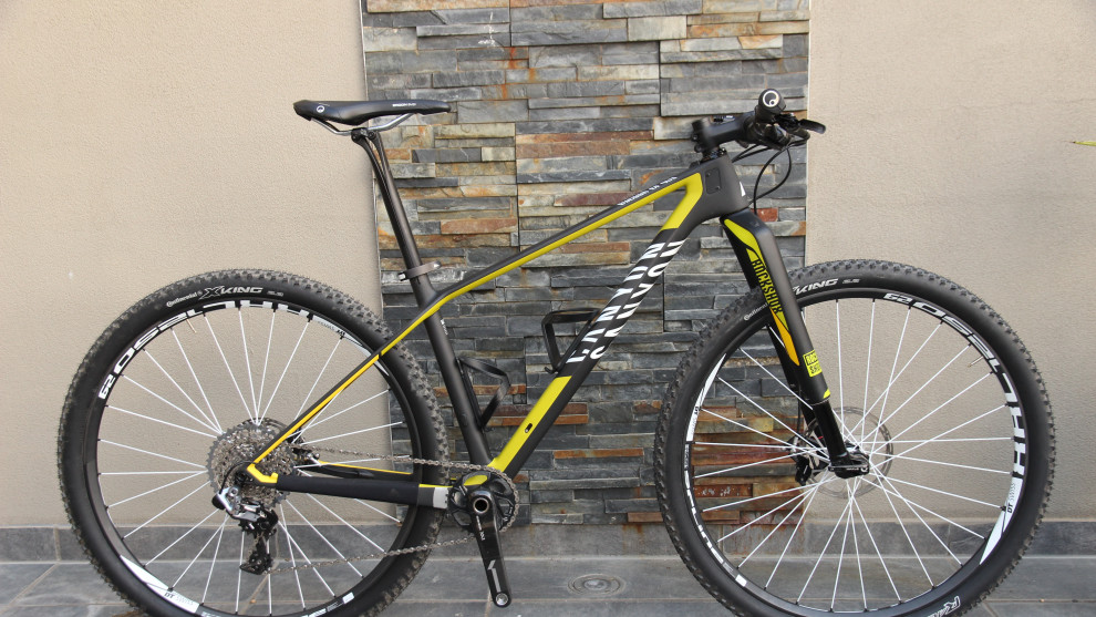 With an 870g frame, the Exceed CF is a serious XC race weapon. It also features a unique flexing seatpost for added comfort. With XX1 and an RS1 fork it&rsquo;ll go for $5,999 (plus their $199 freight charge).