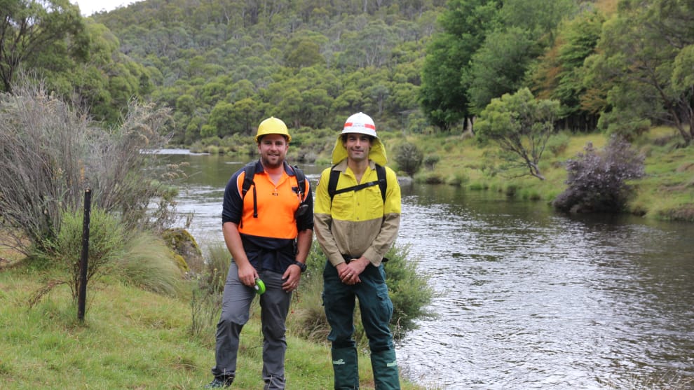Chris Darlington (NPWS) and Simon French from trail building company Dirt Art; both are keen to share the new section of the Thredbo Valley Trail.