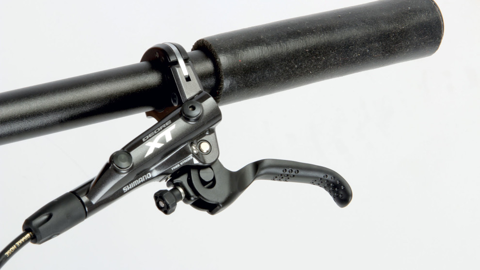 The stock silicon foam grips were light, relatively comfortable and didn't slip around in the wet.
