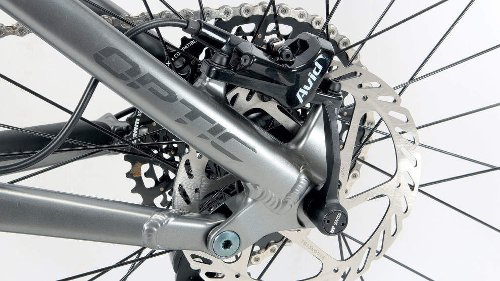 The wind-up DT Swiss thru-axle keeps things simple but allows for tool free wheel removal.