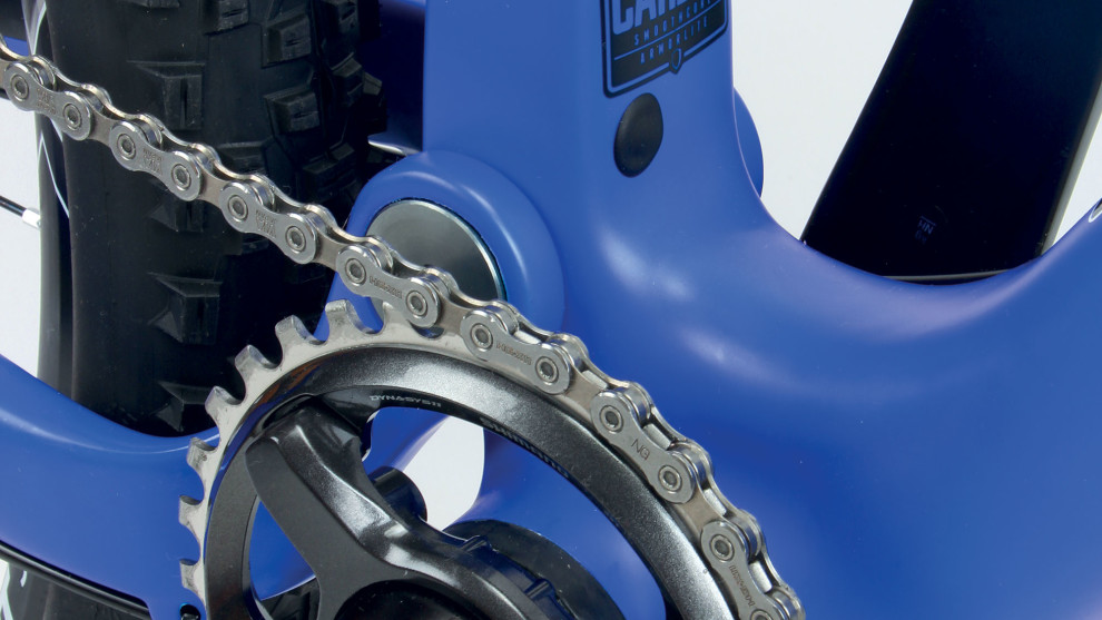The Revolver is a single ring only bike and won't accommodate a front derailleur.