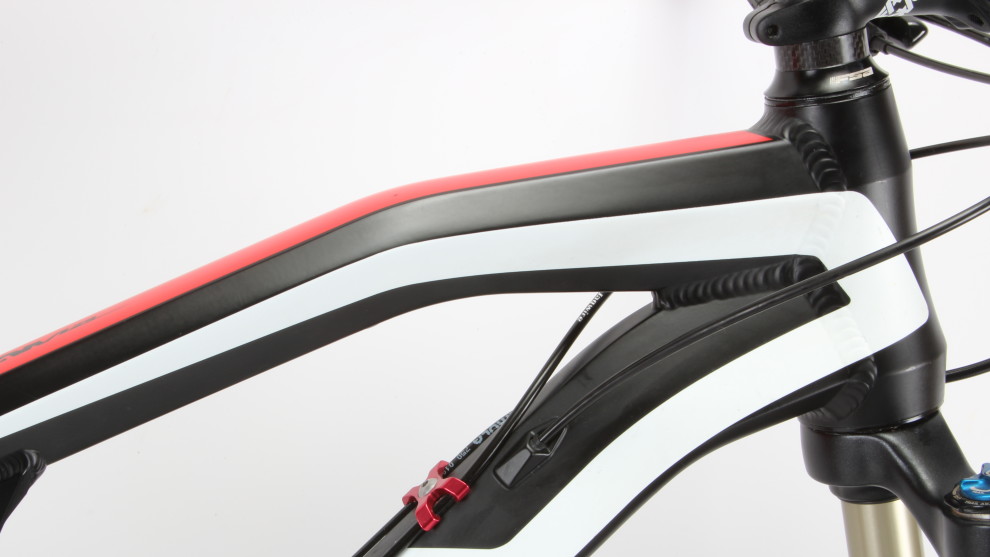 The distinctively shaped top tube gives the Occam a unique profile.