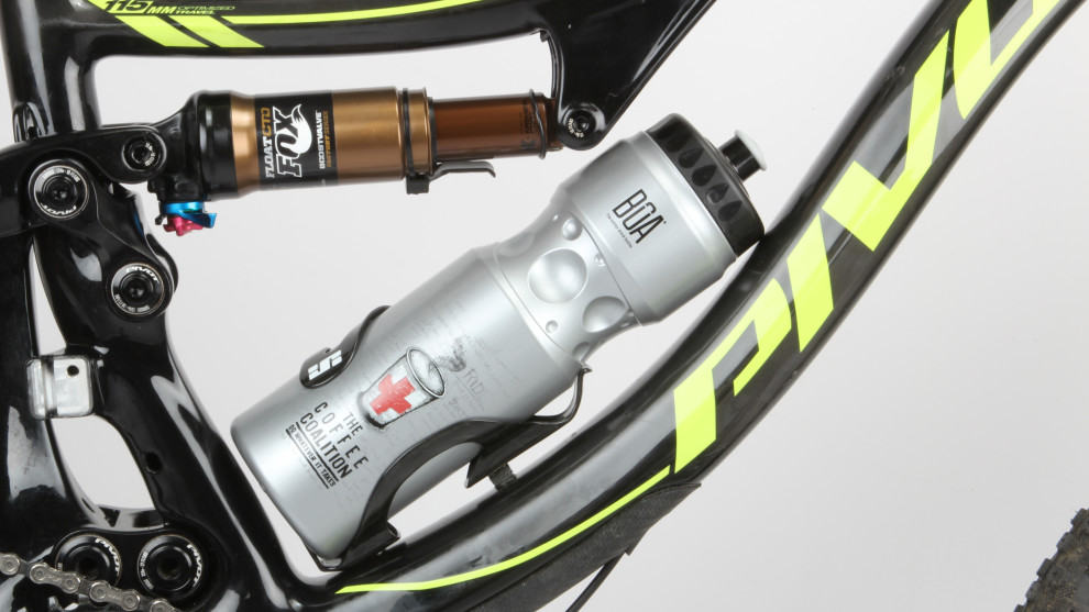 Flip the shock to place the air can at the rear and you can fit an extra-large bottle in the frame (the front of the cage just needs spacing up a bit).