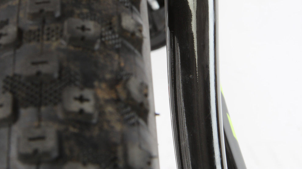There&rsquo;s plenty of clearance for bigger tyres if you want to set it up for rougher trails&mdash;most 2.35 tyres should fit with a bit of room to spare.
