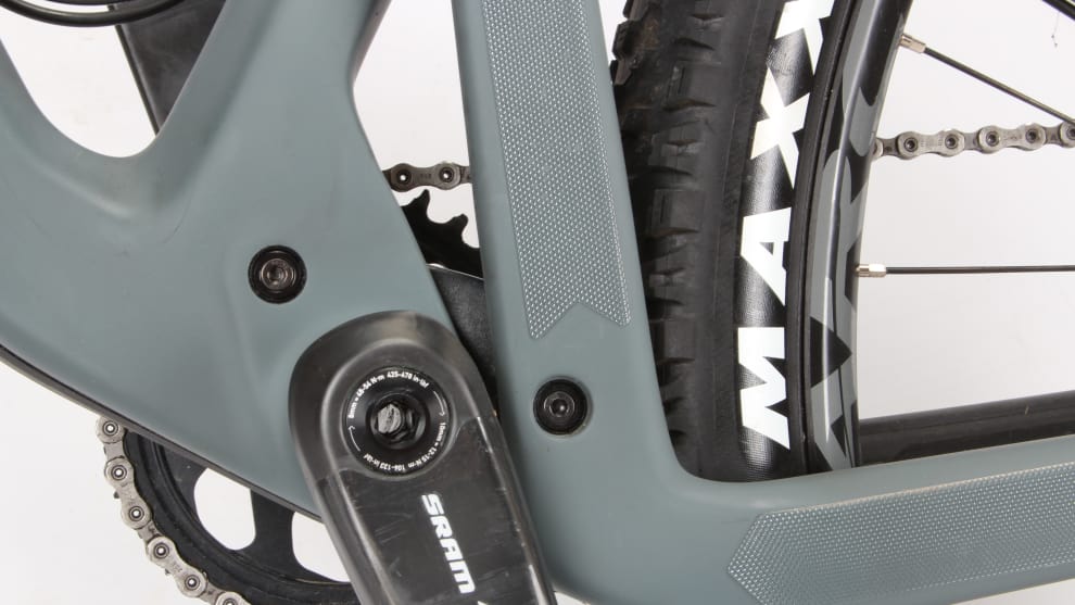 The Tallboy 3 incorporates the latest incarnation of the VPP suspension design. The rear end is much stiffer than before and the lower link is neatly tucked out of harm's way.