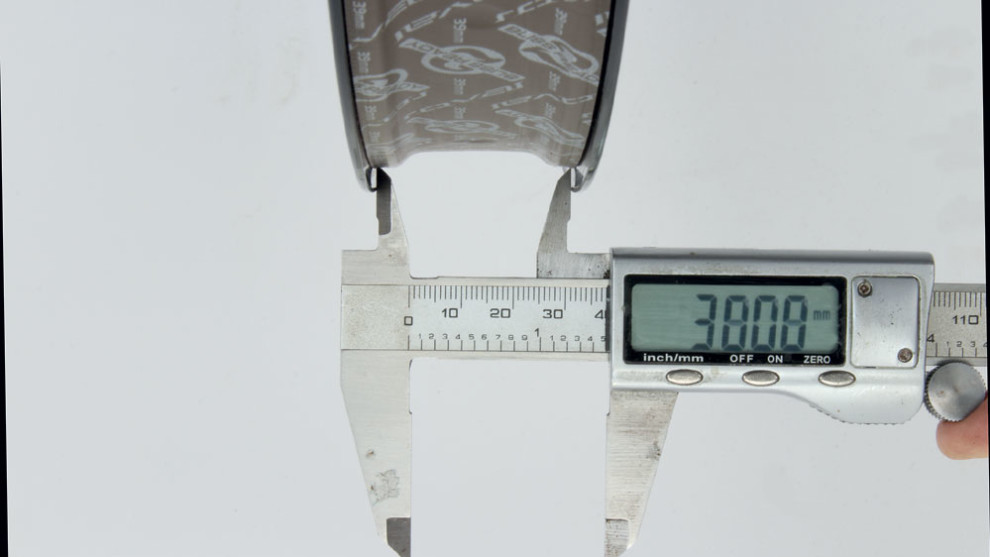 The Roval rims measure 38mm between the bead hooks, which isn't very wide given the three-inch rubber that the 6Fattie runs.