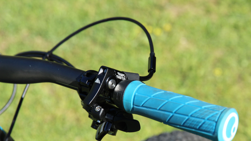 An extra lever on the bars and one more thing to remember - occasionally I reached the bottom of the hill only to find the Shape Shifter still in XC mode.