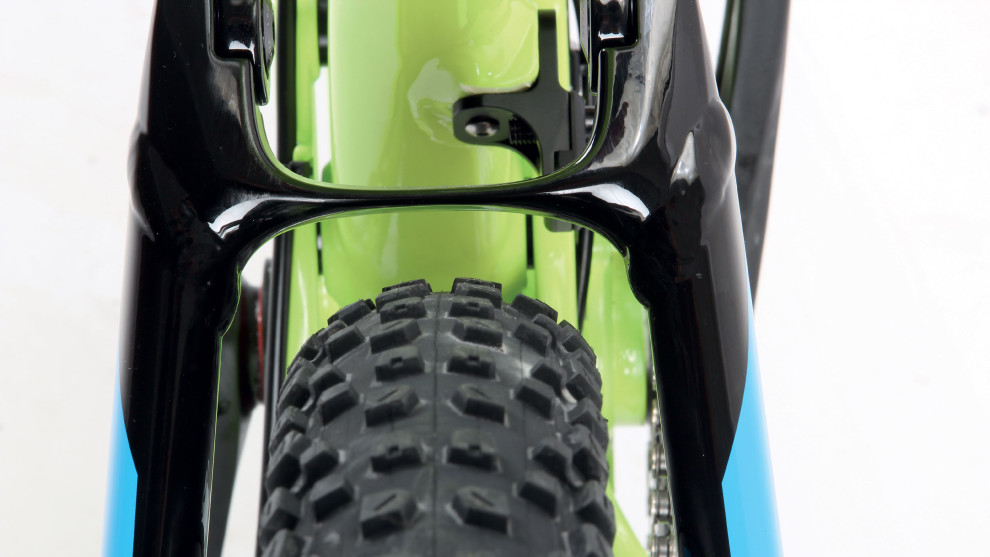 There's plenty of clearance for mud or bigger tyres at the back end of the Fuel.