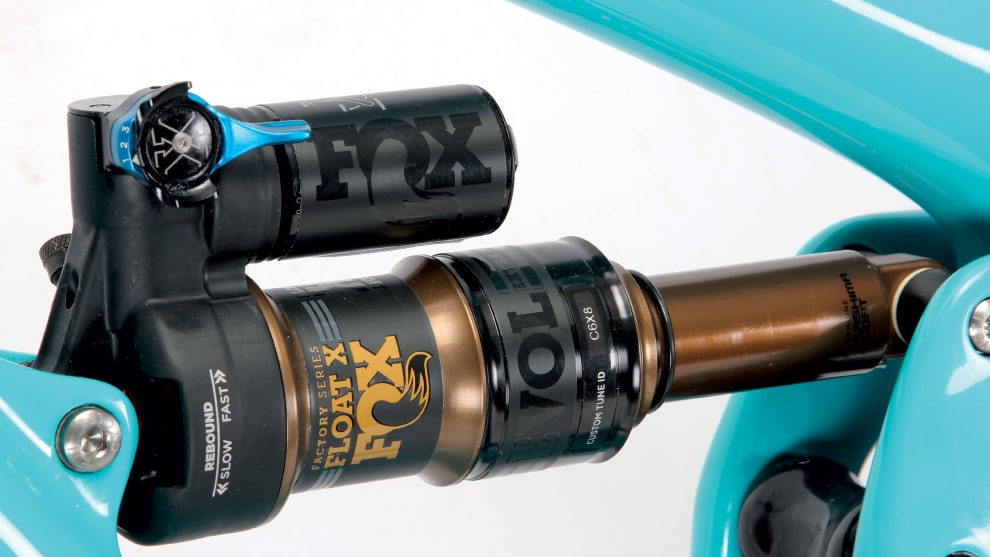 The EVOL air can equipped Float X is a super capable shock and it's tuned specifically for the SB5.5's leverage ratio.