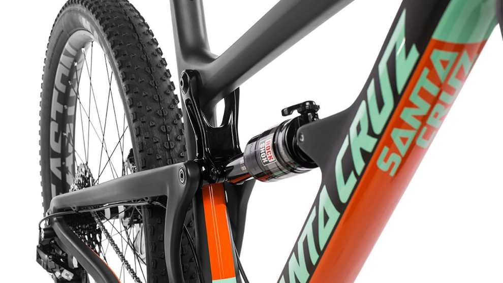 There's room for a piggyback shock and a drink bottle within the Hightower frame.