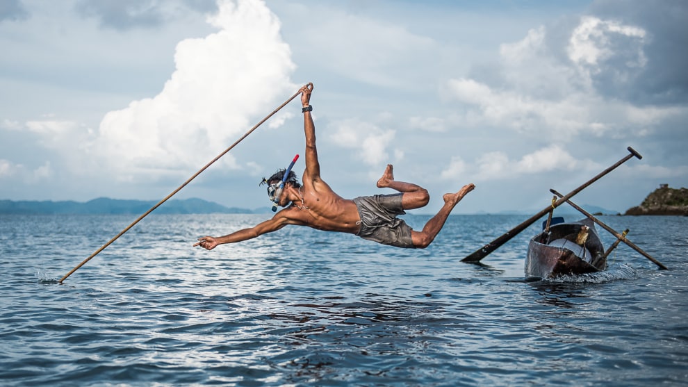 Disappearing fishing method by Moken won the Award for the Most Popular Entry in the Nikon Photo Contest 2016-2017. &copy; Dorte Verner.