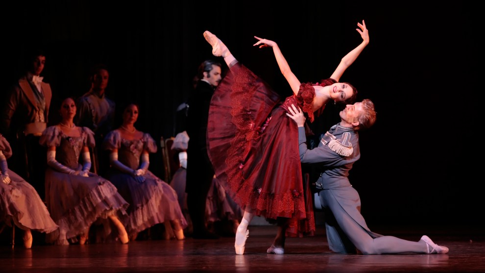 Melody Herrera & Christopher Coomer in Onegin. 
Photo by Amitava Sarkar.
Courtesy of Houston Ballet