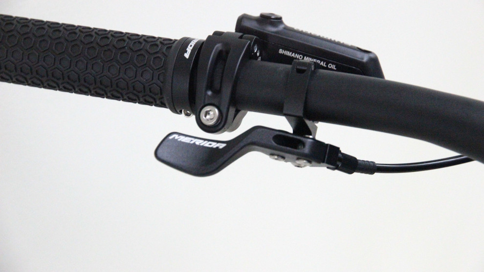 An excellent under-bar remote that's perfect for the 1X setup.