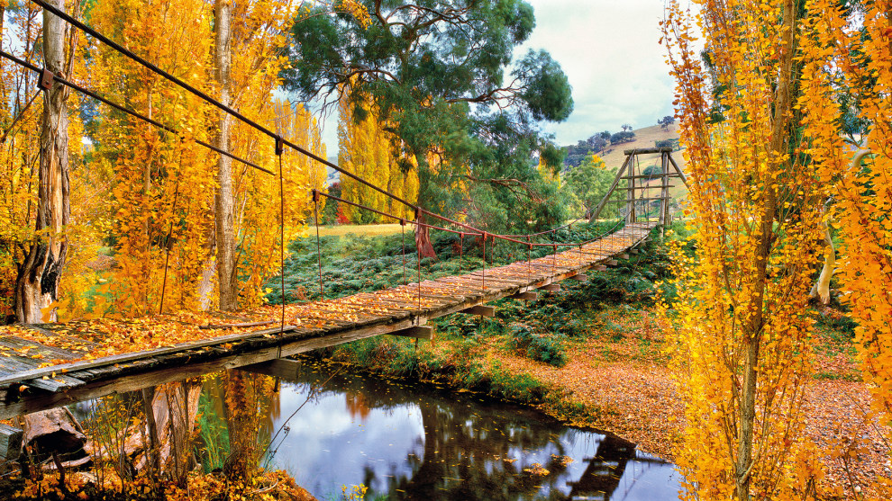 Omeo Valley &copy; Ken Duncan