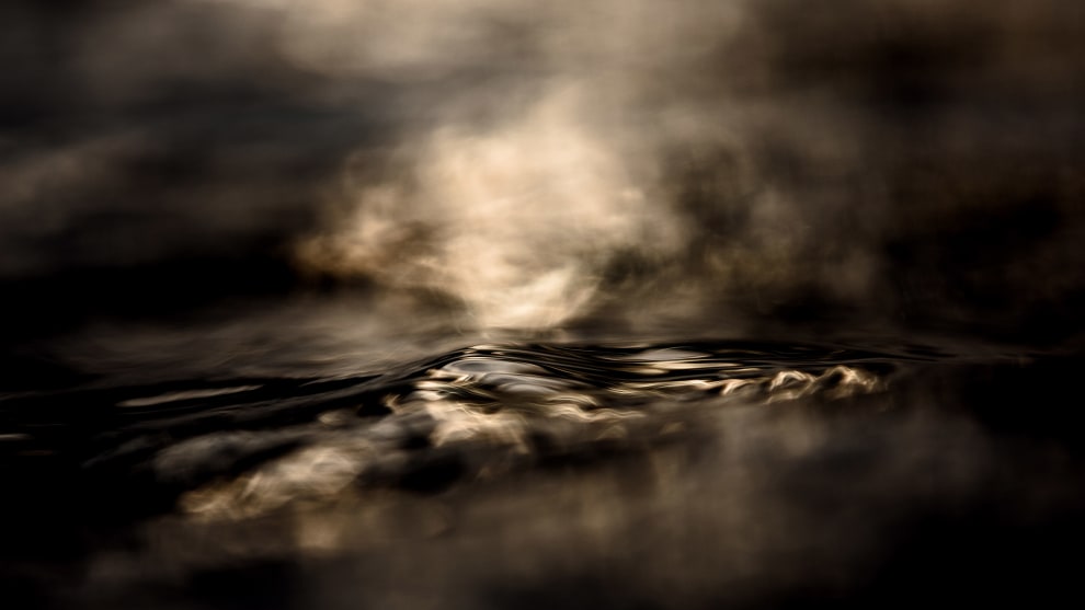 Smoke on the Water.  Canon EOS 5D MkIII, 70-200mm IS II f2.8 lens @ 200mm, 1/8000s @ f/3.5, ISO 250, Aquatech Housing.