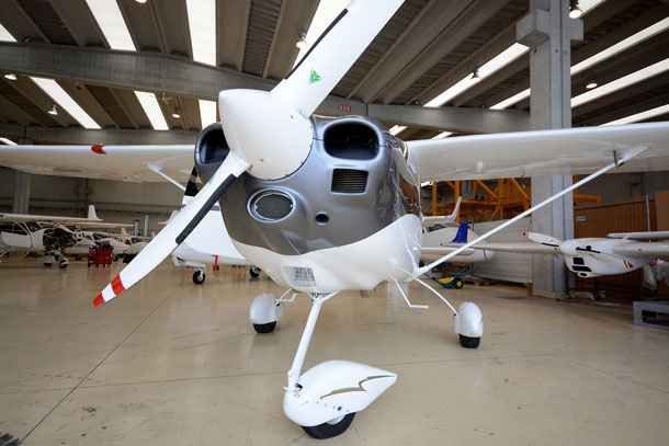 Front-on shot showing the stylish cowl and castering nosewheel. (Steve Hitchen)