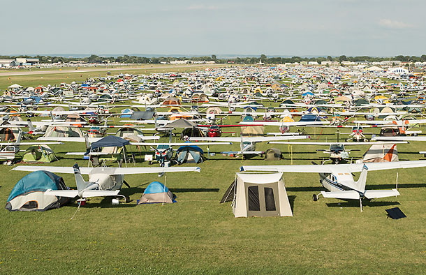 Airventure 2016 attracted over 10,000 aeroplanes to Wisconsin. (EAA/Craig VanderKolk)