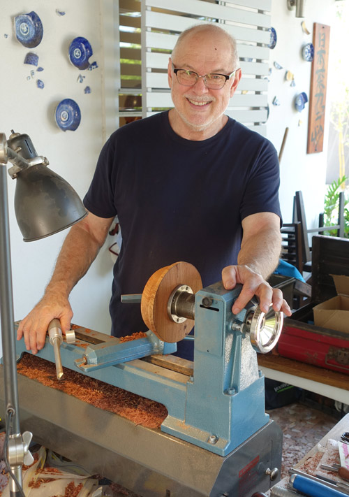Terry Martin demonstrating on a Vicmarc lathe outside Gallery Shin, West End, Qld