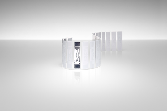 AD-238u8 inlays from Avery Dennison Smartrac provide maximum performance on a given footprint of 70 x 14,5 mm.
