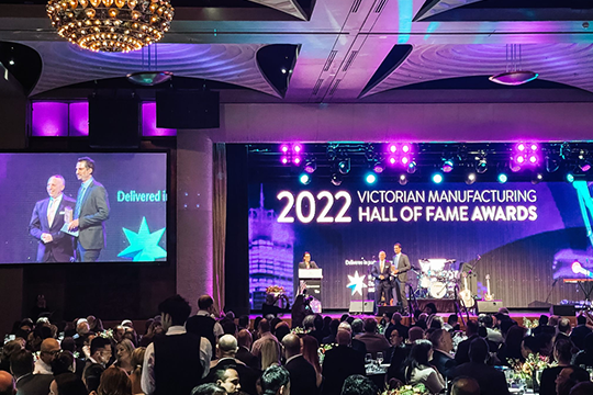 Foodmach CEO accepts award from David Chuter of Innovative Manufacturing CRC. Image: Foodmach