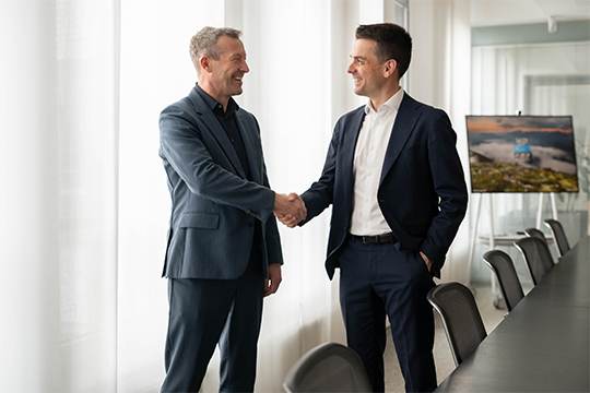 James Macnaghten, CEO of Caldera (left) and Kai Becker, CEO of GEA's Heating & Refrigeration Technologies Division (right).