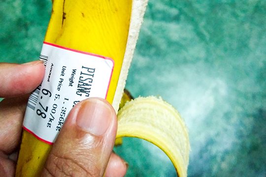 Banana skins and labels can both be disposed of as compost because the Herma adhesive 62Q permits composting at home and in the garden, even in accordance with the strict Australian standard regarded as the highest environmental standard for packaging worldwide.