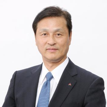 Mitsubishi CEO resigns 