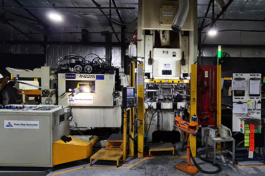 200-tonne press fitted with Balluff PM light.