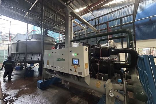 The system has a glycol-chilled water temperature system