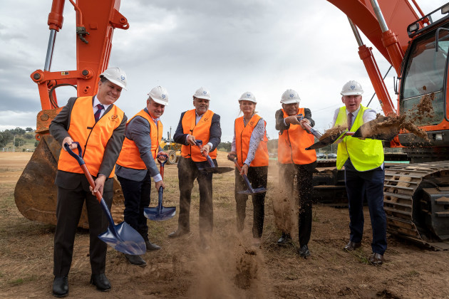 State member for Albury Justin Clancy, Asahi Beverage CEO Robert Iervasi, Cleanaway CEO Vik Bansal, Environment Minister Sussan Ley, Pact CEO Sanjay Saval, and Albury Mayor Kevin Mack turning the first sod on-site.