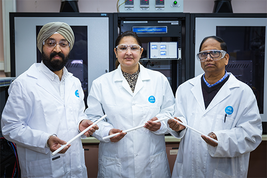 (l-r) Sarb Giddey and Gurpreet Kaur from CSIRO, and Raj Ratnaraj from Hadean Energy with the SOE tubes.