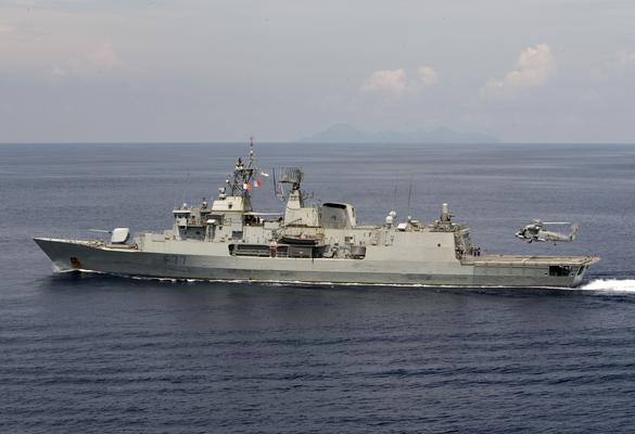 An RNZN Kaman Sea Sprite lands aboard HMNZS Te Kaha during Exercise Bersama Shield 2017. Credit: Defence