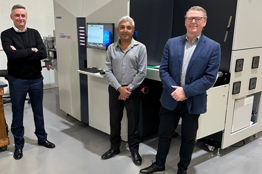 (l-r) Steve Hodson, Fujifilm NZ; Dinesh Kumar, Unimax, and Jason Jones, Jet Technologies.