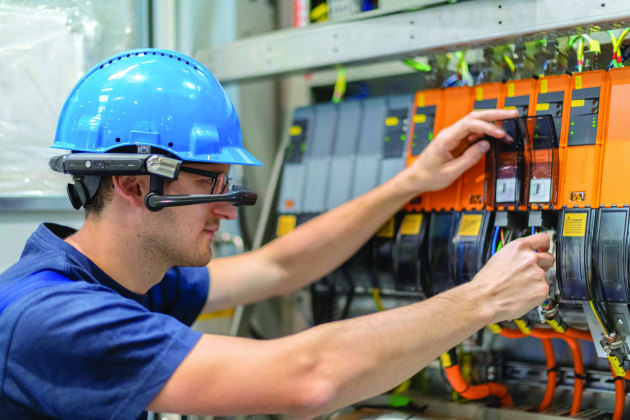 Krones uses the Augmented Reality Support Argos system to provide live assistance to line operators.