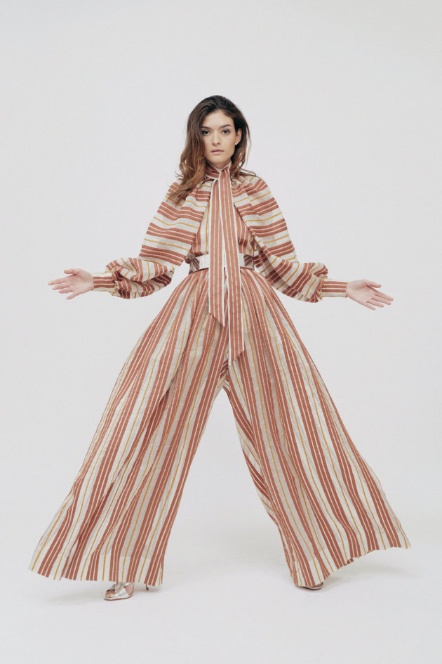 Martin Grant,
Paris
(manufacturer)
Martin Grant
(designer)
Look 18, shirt and trousers,
2019, pre-fall 2019
Photo courtesy of Martin Grant