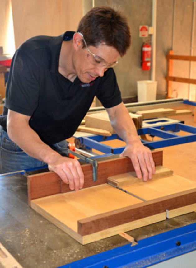 6.Crosscut sled for tenon cutting