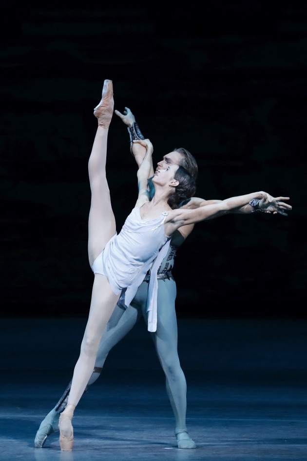 Anna Nukulina and Mikhail Lobukhin in the 'Spartacus' pas de deux. 
Photo: DAMIR YUSUPOV