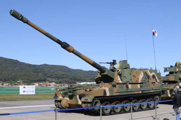 A Republic of Korea Army (ROKA) K9A1 Thunder self-propelled howitzer (SPH) at ADEX 2023.
Credit: Nigel Pittaway