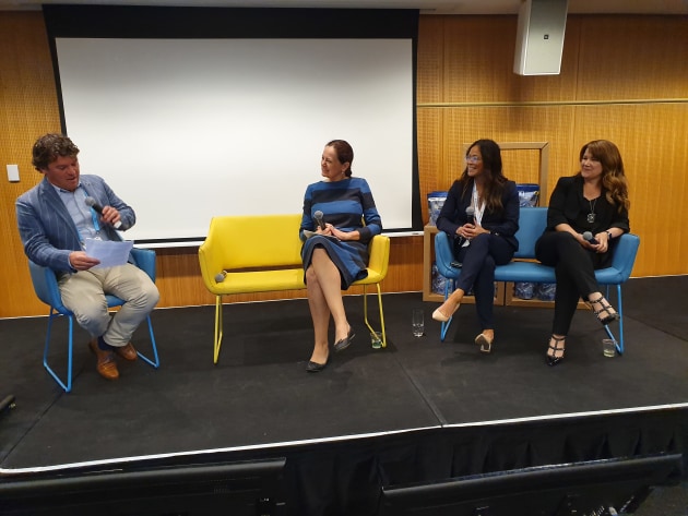 (L-R) Dick Heintz, Helen Souness, Liza Nelson, and Amanda Green talk about e-commerce risks and rewards.