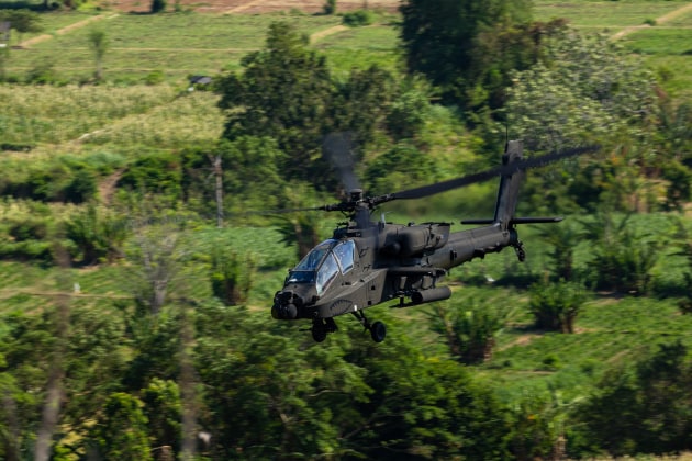 A US Army Boeing AH-64 Apache attack helicopter flies past in Puslatpur, Indonesia during Exercise Super Garuda Shield 2023.

Credit: Defence
