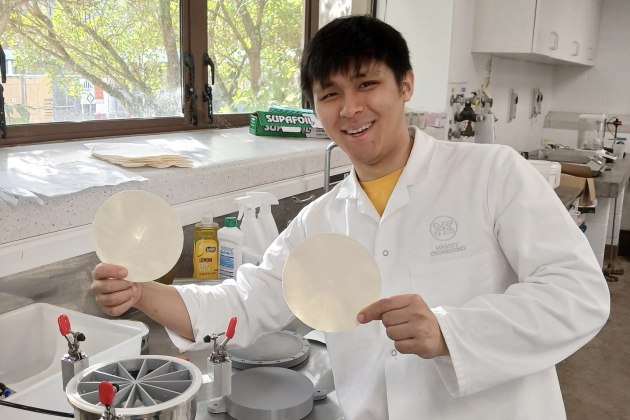 Massey University NZ student Ed Ron Ng is investigating whether the apple processing waste could provide an alternative fibre source for food packaging.