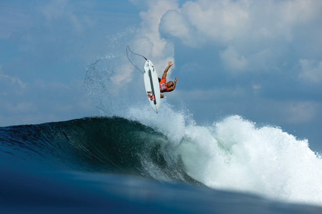 RUNNER-UP<br/>
Ed Sloane is a freelance photographer with a focus on the surf and ocean-based
aesthetic. His work is best described as a mix of action and art. Taking a systematic
approach to the photographic process from a prior career in environmental science, he blends his perspective, knowledge and creative vision with aesthetically-driven work.
<br/><br/>
www.edsloanephoto.com