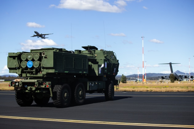 HIMARS has demonstrated its ability to receive targeting data in
mid flight. (Defence)